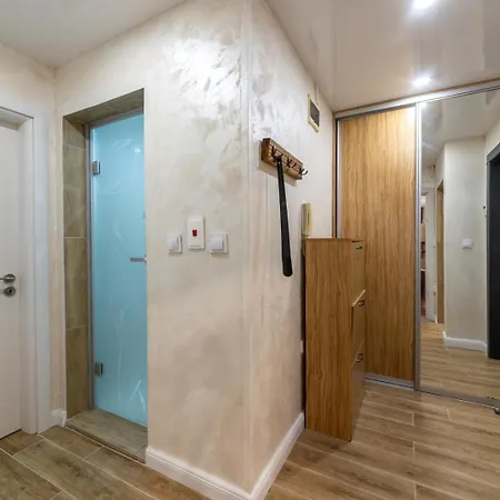 Apartment Elegant 2br | 5 Min Walk To Sea Garden Warna
