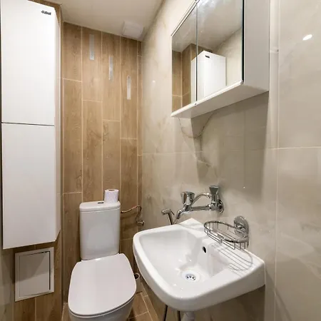 Elegant 2br | 5 Min Walk To Sea Garden Apartment