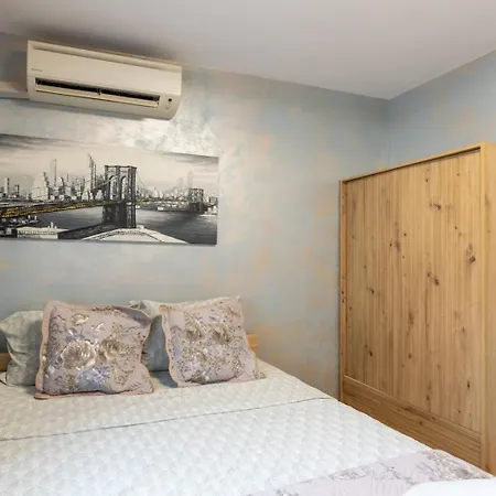 Elegant 2br | 5 Min Walk To Sea Garden Apartment *